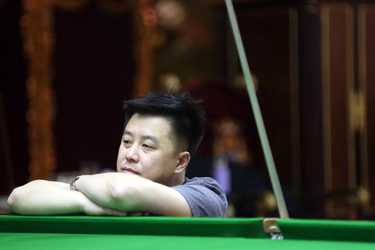 英超比赛中 英超比赛中