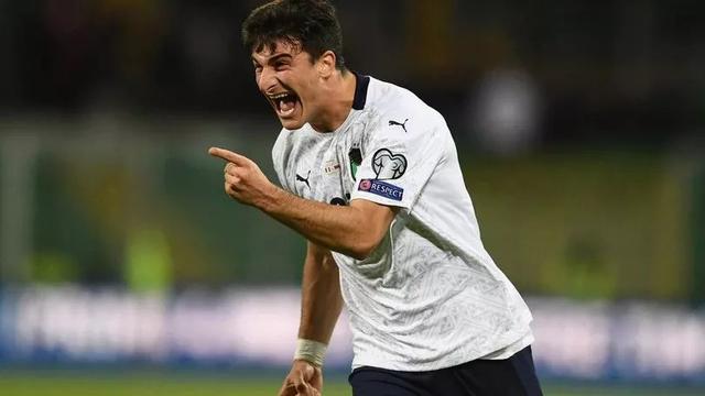 通过坚持与 通过坚持与