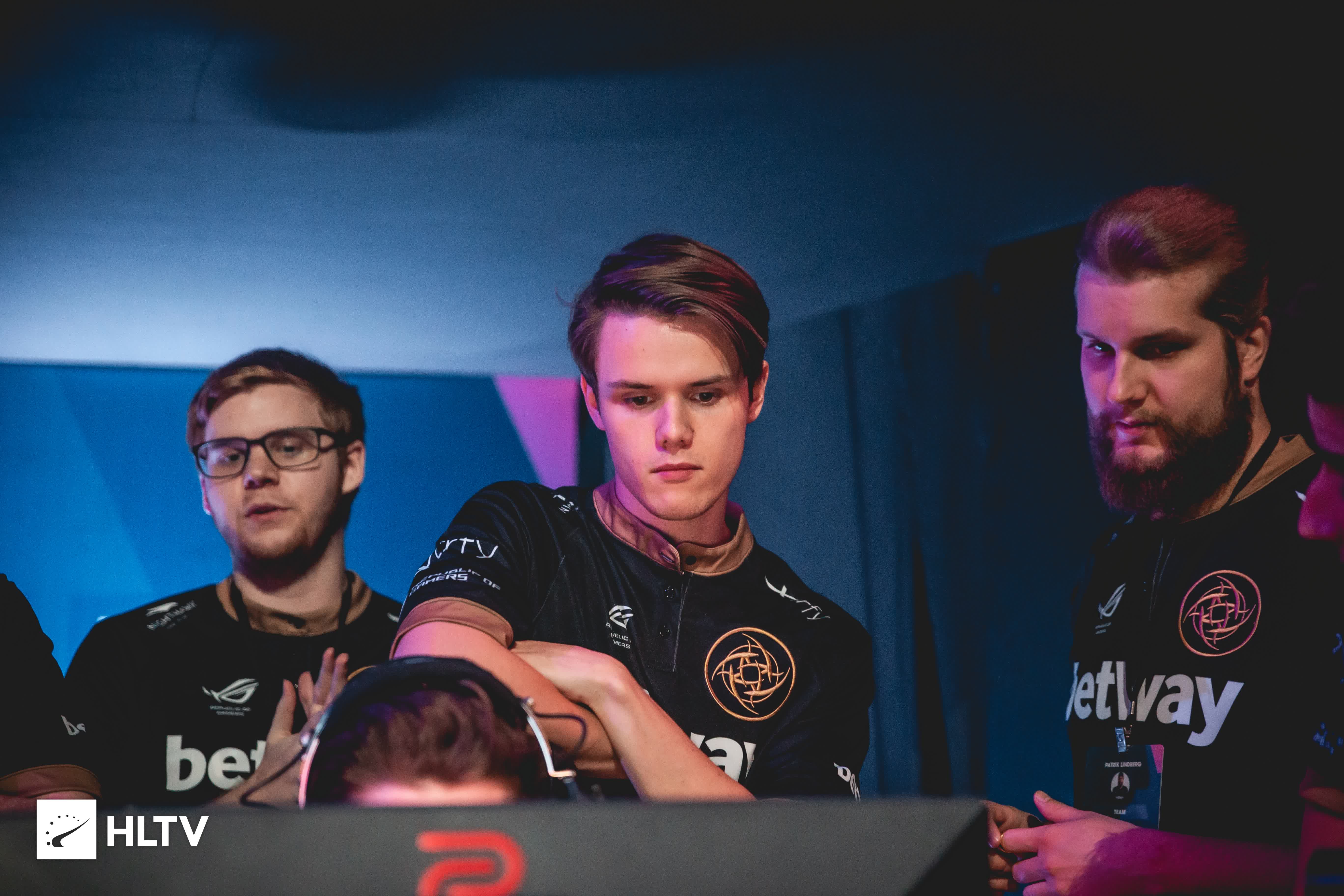 但她在底线 但她在底线