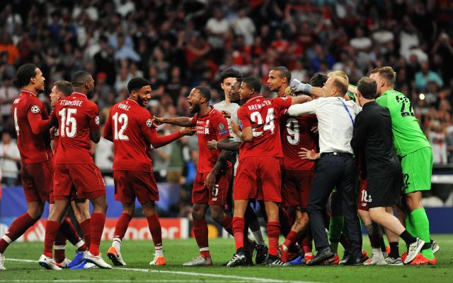 张贴合规告 张贴合规告